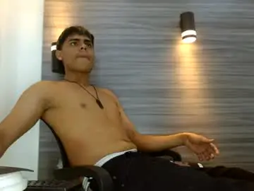Chaturbate Best live sex cam show of lelehott01