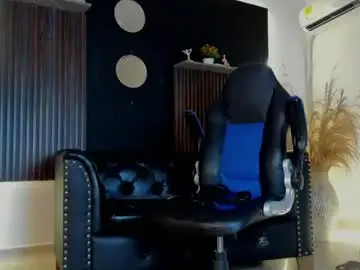 Chaturbate Watch Live Sex Cams of titobell10