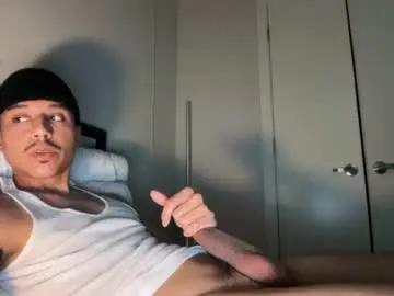 Chaturbate Free Live Porn of xmomentumx