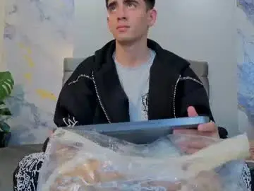 Chaturbate Sex Cam of demian_hot99