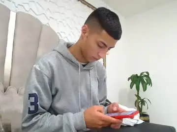 Chaturbate Free Porn Cam of mr_porn_9