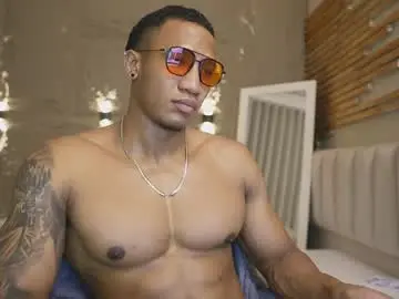 Chaturbate Best live sex cam show of logan_varela