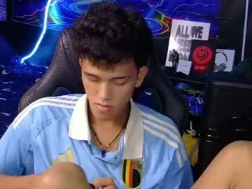 Chaturbate Live Porn of ken_bigcockxx