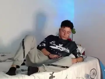Chaturbate Live Sex Cam of dominic_hanks