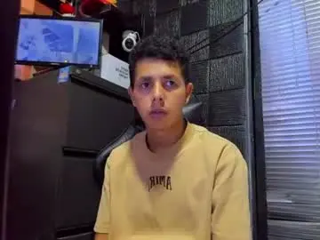 Chaturbate Live Sex Cam of g_lincoln