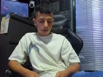 Chaturbate Watch Live Sex Cams of g_lincoln