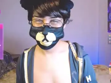Chaturbate Nude Webcam of yuniorb