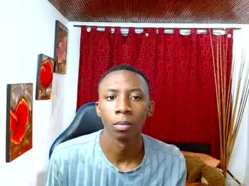 Chaturbate Live Sex Cam of miilo18