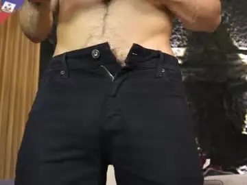 Chaturbate Nude Webcam of leo_diaz01