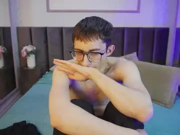 Chaturbate Nude Webcam of ronbevs