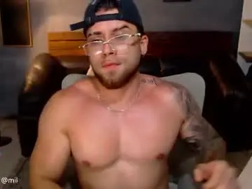 Chaturbate Live Sex Cam of mike_montoya