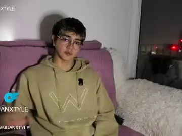 Chaturbate Live Sex Cam of juancamroom