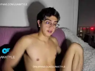 Chaturbate Live Sex Cam of juancamroom