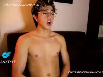 Chaturbate Live Sex Cam of juancamroom