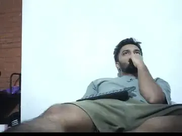 Chaturbate Live Porn of spicybuoy