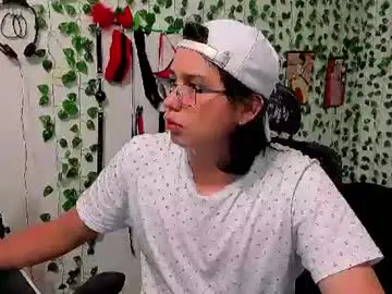 Chaturbate Live Sex Cam of andy_gray01
