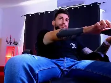 Chaturbate Sex Cam of mightyaaron
