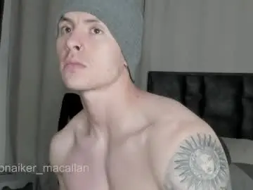 Chaturbate Live Sex Cam of jhonny_macallan