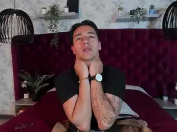 Chaturbate Live Sex Cam of andyjoy_