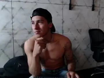 Chaturbate Nude Webcam of andyjoy_