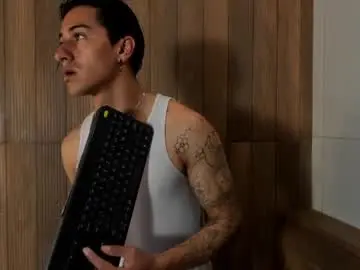 Chaturbate Live Sex of andyjoy_