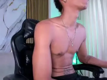 Chaturbate Best live sex cam show of juliensaint_