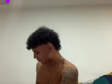 Chaturbate Live Sex Cam of bob_pettersonn