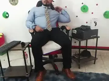 Chaturbate Live Sex Cam of kalethbigdick88
