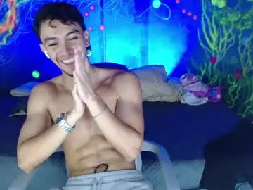 Chaturbate Live Sex Cam of dante_18cm