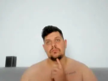 Chaturbate Free Live Porn of famousboy1