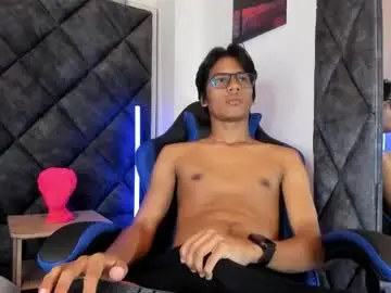 Chaturbate Best live sex cam show of liamkron