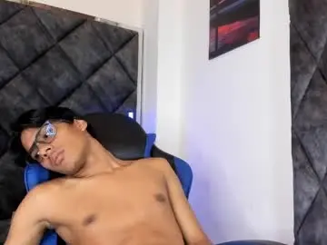 Chaturbate Best live sex cam show of liamkron
