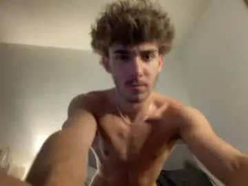 Chaturbate Live Sex Cam of smaiib0y