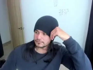 Chaturbate Nude Webcam of loganhot22