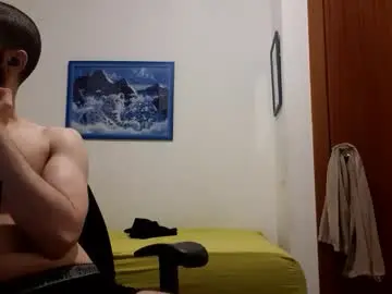 Chaturbate Nude Webcam of cuteguy52