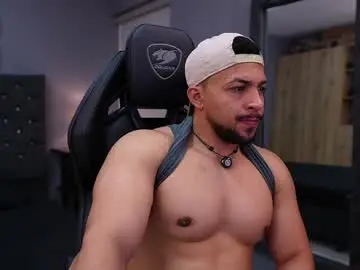 Chaturbate Best live sex cam show of loganmartinx