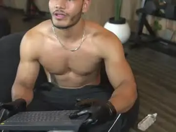 Chaturbate Live Sex Cam of andrewcollen