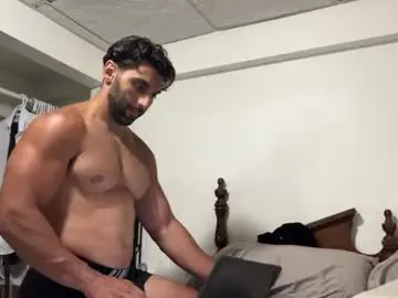 Chaturbate Adult Webcam of fitcurvyman4fun_69