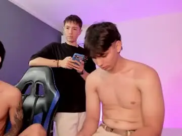 Chaturbate Live Sex Cam of handsomeboys19
