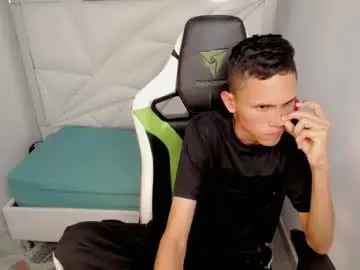 Chaturbate Watch Live Sex Cams of sombra_18