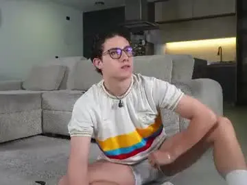 Chaturbate Free Live Porn of theohawke_