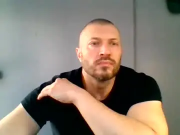 Chaturbate Live Sex Cam of titan_heart