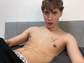 Chaturbate Live Sex Cam of kevin_martin8