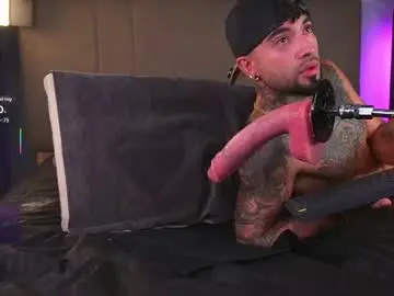 Chaturbate Sex Cam of samuelboytattoo