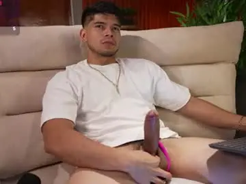 Chaturbate Live Sex Cam of capizzi_