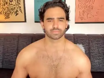 Chaturbate Live Sex Cam of bradleymartin7