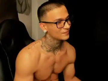 Chaturbate Live Sex of ethan_devis7