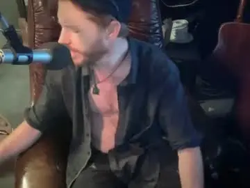 Chaturbate Live Sex Cam of hungginger4u
