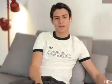 Chaturbate Live Porn of hey_cesard