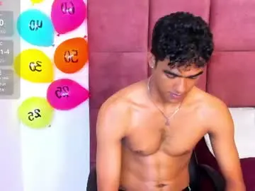 Chaturbate Live Porn of alejandro_williams